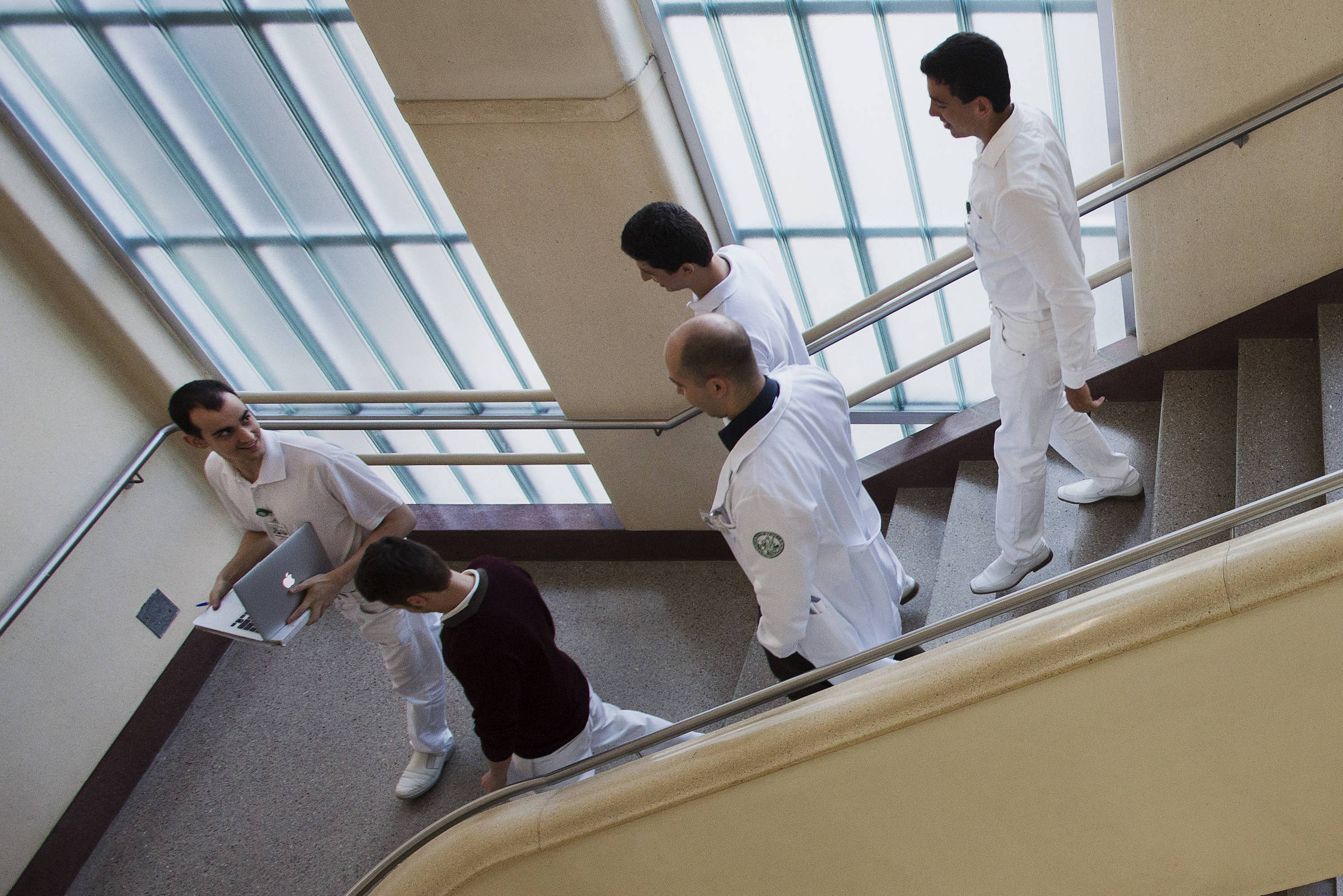 Número de médicos é o maior da história do país, mas se concentra no Sudeste